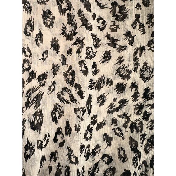 Maurices Women’s Leopard Print Sheer Blouse Size M Tan Black 3/4 Sleeve - Picture 5 of 9